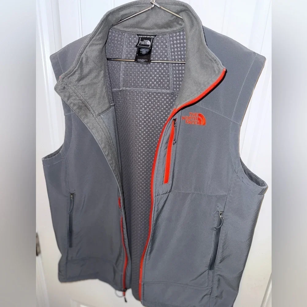 The North Face Men's Apex Bionic Vest Large in gray and Orange